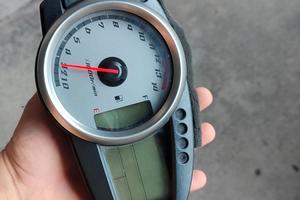 tachimetro contachilometri Kawasaki z750 del 2009 