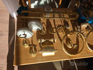 Set Bagno Vintage Barocco in Ottone Dorato – Lotto