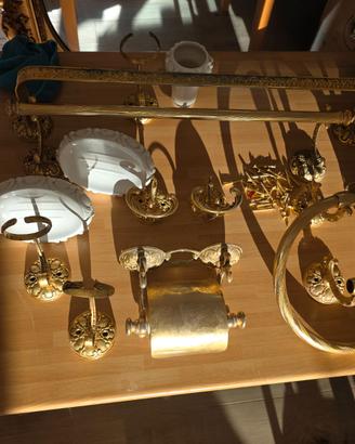 Set Bagno Vintage Barocco in Ottone Dorato – Lotto