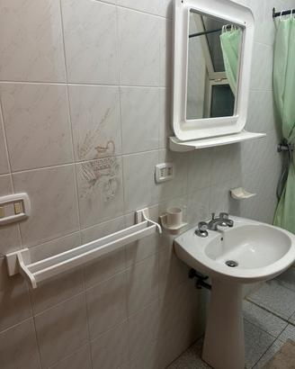 Lavabo bagno in ceramica