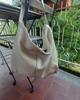 borsa a sacca di pelle color ghiaccio