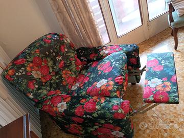 poltrona con poggiapiedi estraibile 