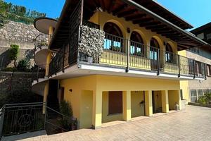 Casa cielo terra con ampio box di 60 mq