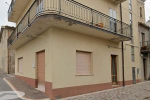 Casa piano terra più due piani, soffitta