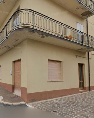 Casa piano terra più due piani, soffitta