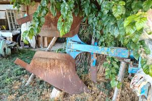 Aratro per trattore 100 cv