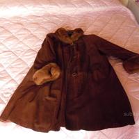 Cappotto di camoscio con collo e polsi di visone