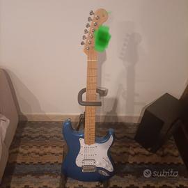 chitarra elettrica modello stratocaster 