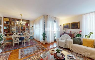 PRESTIGIOSO APPARTAMENTO CON TERRAZZO PANORAMICO C