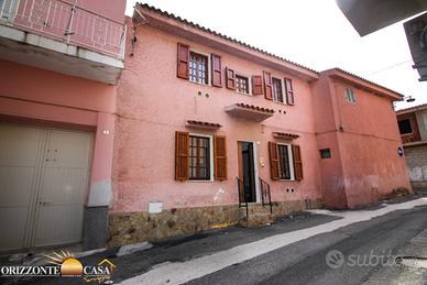 Sardegna - Casa di paese risrutturata in centro