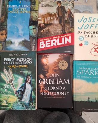libri assortiti da lettura 