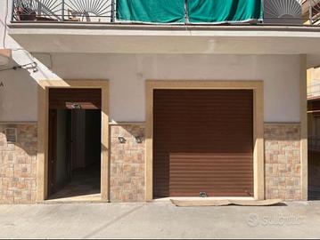 Ampio locale commerciale/garage di 90 mq - doppio