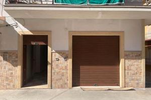Ampio locale commerciale/garage di 90 mq - doppio