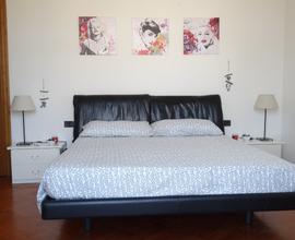Super casona pratica con parcheggio