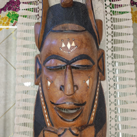 Maschera Africana in Legno Intagliato