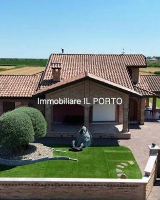 Villa di 210 m² con 5 locali e box auto a Goro