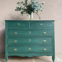 Cassettiera completamente restaurata e dipinta