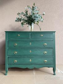 Cassettiera completamente restaurata e dipinta