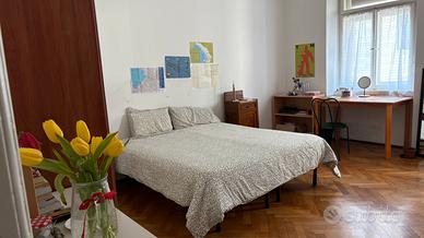 Ampia camera in zona centrale