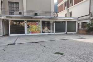NEGOZIO A SAREZZO