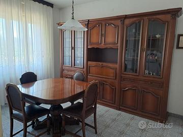 Soggiorno classico completo in legno