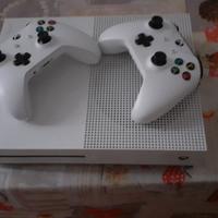  xbox one s con Playstation 4,anche la pro
