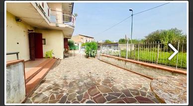 Abitazione garage giardino zona semi centrale