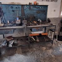 Banco da lavoro anni 70 con scaffalature