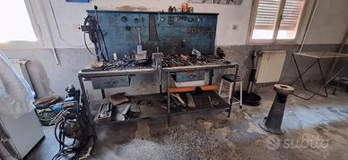 Banco da lavoro anni 70 con scaffalature