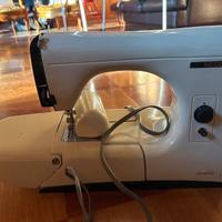 Macchina da cucire Necchi - modello Mirella