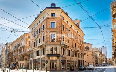 5 LOCALI FINEMENTE RISTRUTTURATO, ZONA PIAZZA CAST