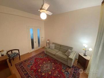 Ostia ponente trilocale disponibile da subito