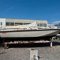 Boston Whaler Outrage 22 ENTROFUORIBORDO