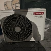 Unità esterne condizionatore Ariston
