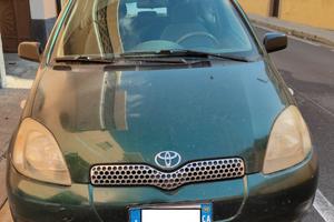 TOYOTA Yaris - 1999