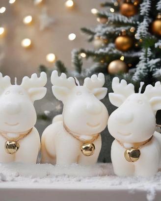 Set di candele decorative a forma di renna.