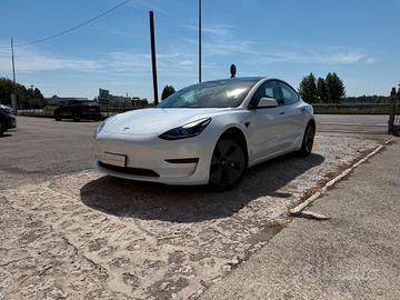 Tesla Model 3 RWD