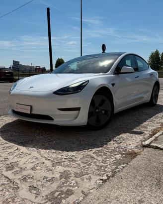 Tesla Model 3 RWD