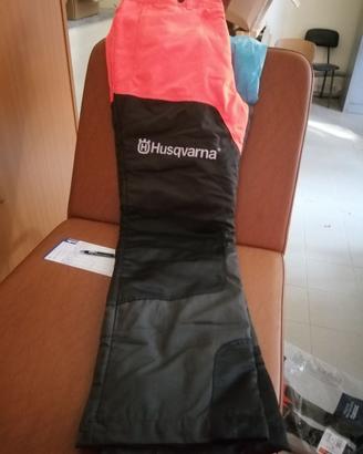 Abbigliamento protettivo per taglio con motosega