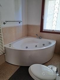 Vasca idromassaggio angolare Teuco