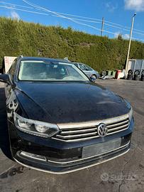 RICAMBI USATI AUTO Volkswagen Passat ANNO 2017 CRL