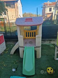 casetta castello con scivolo 