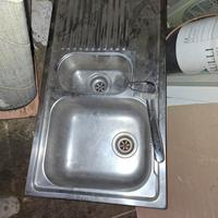 lavandino compreso di rubinetto da cucinq