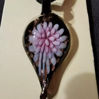 COLLANA con CIONDOLO in VETRO - fiore rosa