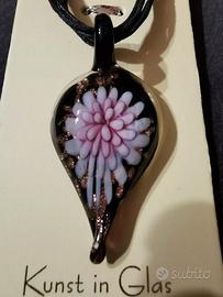 COLLANA con CIONDOLO in VETRO - fiore rosa