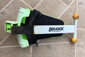 Bullock defender per auto