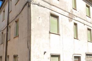 Appartamento con 3 camere,due bagni vicino centro