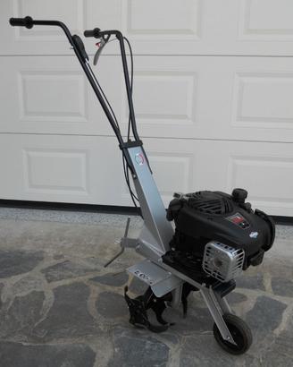 Motozappa Briggs & Stratton a scoppio benzina.