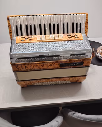 fisarmonica bassi helikon 