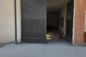 Locale uso magazzino